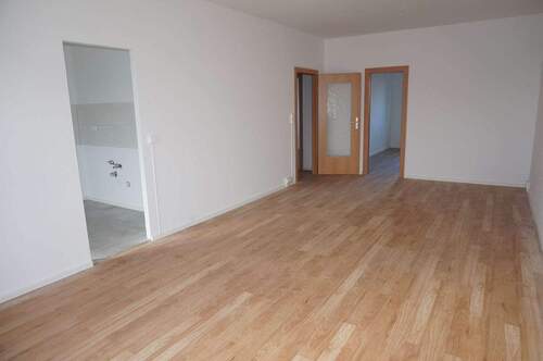 Wohnzimmer - 3. OG - Südbalkon - gut geschnittene Räume - u.v.m.