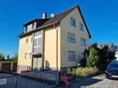 01 Ansicht Straßenseite - Freistehendes, solides 3-Fam.-Haus in Edingen-Neckarhausen, OT Neu-Edingen - 30004001