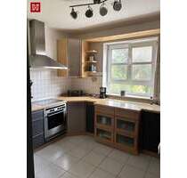 Toll geschnittene 4 Zimmerwohnung mit großer Einbauküche und sonnigem Balkon ! - Würzburg Lengfeld