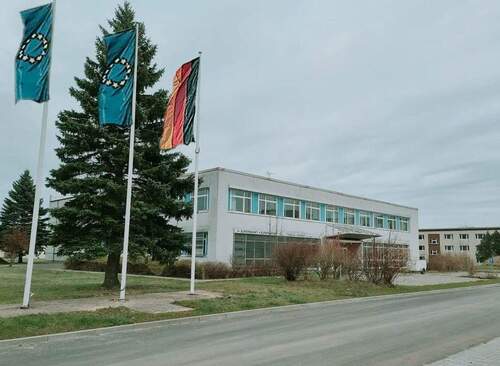 Theater mit Cafeteria und Bars - 1.9 ha Bauland + Gewerbeobjekte + für Solar, Batteriespeicher, Rechenzentrum