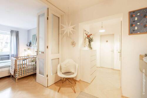 Flur mit viel Platz - Etagenwohnung mit 81,60 m&sup2; in München zum Kaufen