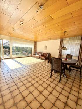 angenehme Raumgröße- Wohnen/Essen - 