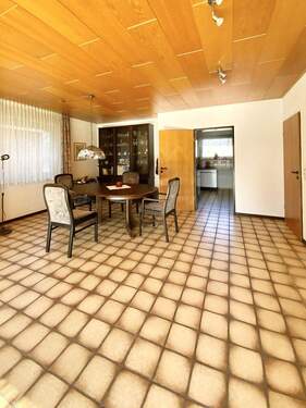 Zugang Küche- Potenzial für eine Öffnung! - 