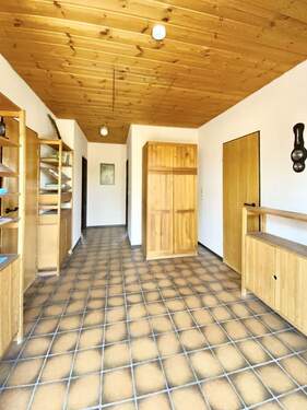 angenehmer Durchgang mit viel Platz - 