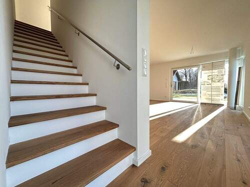 Treppe_Blick zum Wohnraum - 