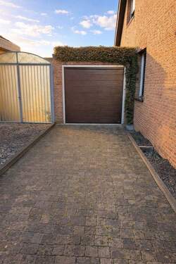 Garage - 4 Zimmer Doppelhaushälfte in Bedburg-Hau