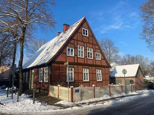 Außenansicht - Haus mit viel Charme und Geschichte direkt am Stadtpark