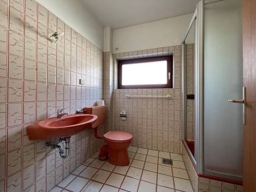 Badezimmer mit Dusche 1. Obergeschoss - 