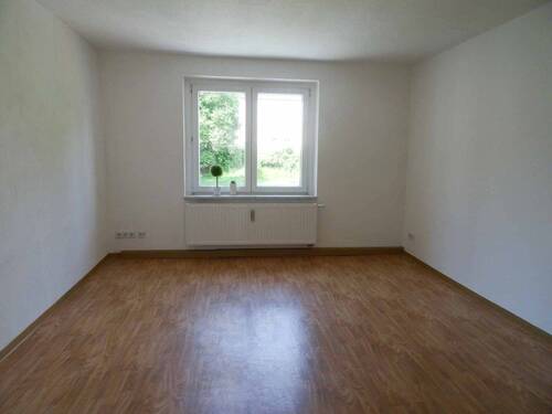 Wohnzimmer - 2 Zimmer Etagenwohnung zur Miete in Zschopau