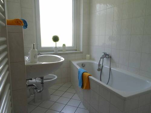 Badezimmer - Etagenwohnung mit 51,00 m² in Zschopau zur Miete