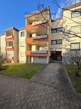 Gebäudeeingang - Etagenwohnung mit 47,00 m&sup2; in Saarbrücken zur Miete