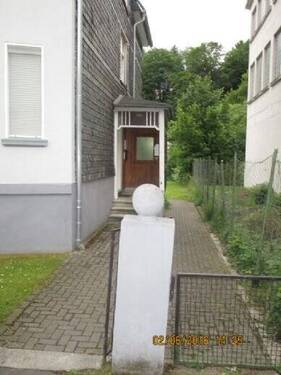 Hauszugang und zum Gartenbereich - 