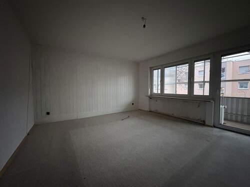 Wohnzimmer - 3 Zimmer Etagenwohnung in Ingolstadt