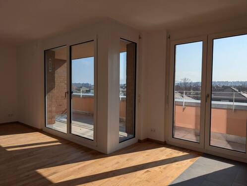 Wohnbereich & Terrasse - 2 Zimmer Etagenwohnung in Dresden