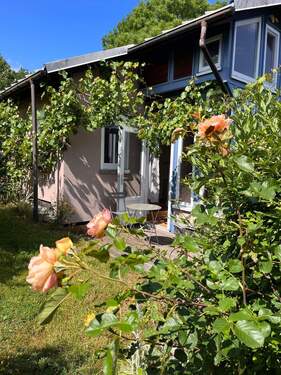 Guten Morgen im Grünen - Ganzjährig nutzbares Ferienhaus oder beneidenswertes Homeoffice in naturnaher Ortsrandlage im Dreieck Erfurt-Weimar-Rudolstadt