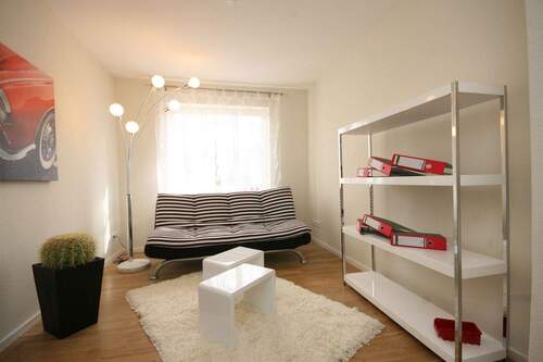 Wohnzimmer (Musterbild) - 2 Zimmer Etagenwohnung in Dresden