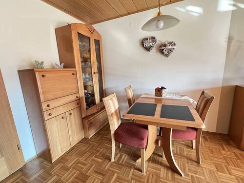 Bild 2 - 4 Zimmer Doppelhaushälfte zum Kaufen in Neustadt/Aisch