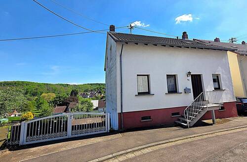 20250430_153239.jpg - 6 Zimmer Mehrfamilienhaus, Wohnhaus zum Kaufen in Quierschied
