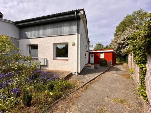 Zuwegung zum Haus - 2 Zimmer Doppelhaushälfte zum Kaufen in Ahrensbök