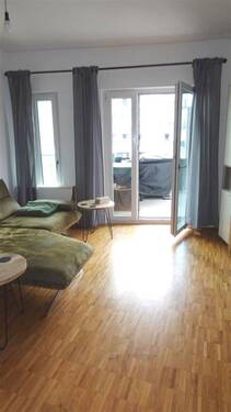 Wohnküche mit Balkon - 