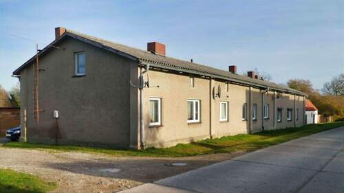 Ansicht Straßenseite - 1 Zimmer Mehrfamilienhaus, Wohnhaus zum Kaufen in Krakow am See