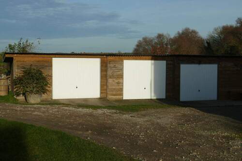 Garagen - Mehrfamilienhaus, Wohnhaus mit 270,00 m&sup2; in Krakow am See zum Kaufen