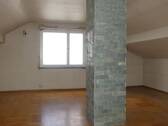 Zimmer im Dachgeschoss - 