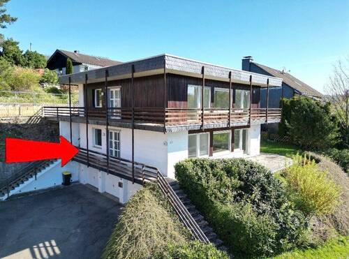 Außenansicht vom Wohnhaus - Charmante Eigentumswohnung mit liebevollem Garten in Höhenlage