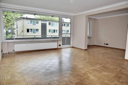 Wohn-/Esszimmer - 3 Zimmer Etagenwohnung zum Kaufen in Hamburg