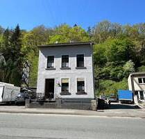 Wohnhaus mit gepflegter Gewerbehalle und Büroräumen in verkehrsgünstiger Lage - Altena