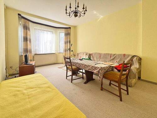 Wohnzimmer - 7 Zimmer Reihenmittelhaus in Bremen