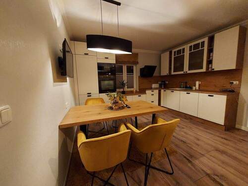 ... mit Einbauküche - 