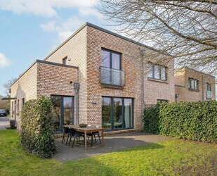 Moderne Doppelhaushälfte mit Dachterrasse in Harrislee