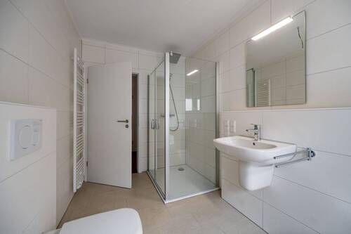 Bad (Referenzbild) - Etagenwohnung mit 76,00 m&sup2; in Delmenhorst zur Miete