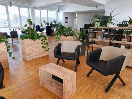 Sitzecken & Lounges in die Fläche integriert - Büro in Neuss zur Miete