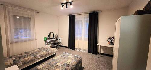 2. Schlafzimmer/Arbeitszimmer - 