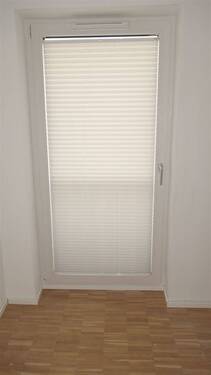 Fenster mit Schiebe Plissee - 