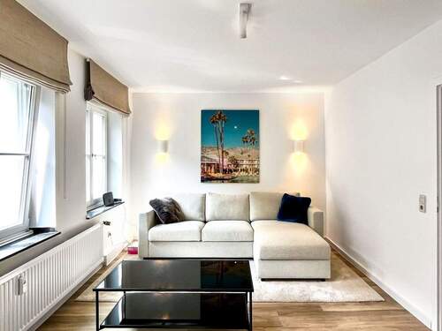 Wohnbereich - 2 Zimmer Etagenwohnung zur Miete in Düsseldorf