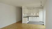 Wohnraum mit Balkon - 
