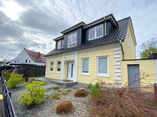 Ansicht - Herausragendes EFH mit Garten und Carport in Habenhausen, 2016 kernsaniert, vermietet