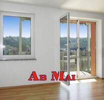 Randlage mit Balkon, Fußbodenheizung und Stellplatz - Greiz