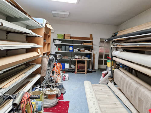 Lagerraum2 mit Hinterausgang zum Treppenhaus - 