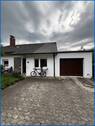 Ansicht Haus vorne mit Garage - 