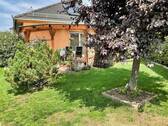 Blick vom Garten zur Terrasse - 