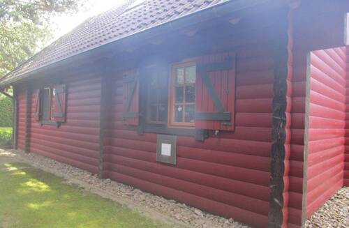 14. Nordostseite des Ferienhauses..JPG - 