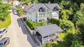 Rückansicht mit Carport aus der Luft - 5 Zimmer Doppelhaushälfte in Frickingen