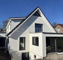 Sanierte Dachgeschosswohnung mit neuer Einbauküche und Wärmepumpe ! - Neustadt