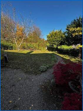 Garten mit Blick zum Sitzplatz - 