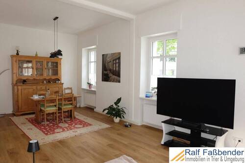 www.fassbender-immobilien.de - Trier-Süd, helle 3 ZKB Altbauwohnung mit Einbauküche in ruhiger Wohnlage zu vermieten.