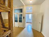 Eingangsbereich - Zentrales Wohnen mit Charme: 4-Zimmer-Altbauwohnung in Coburg inkl. EBK